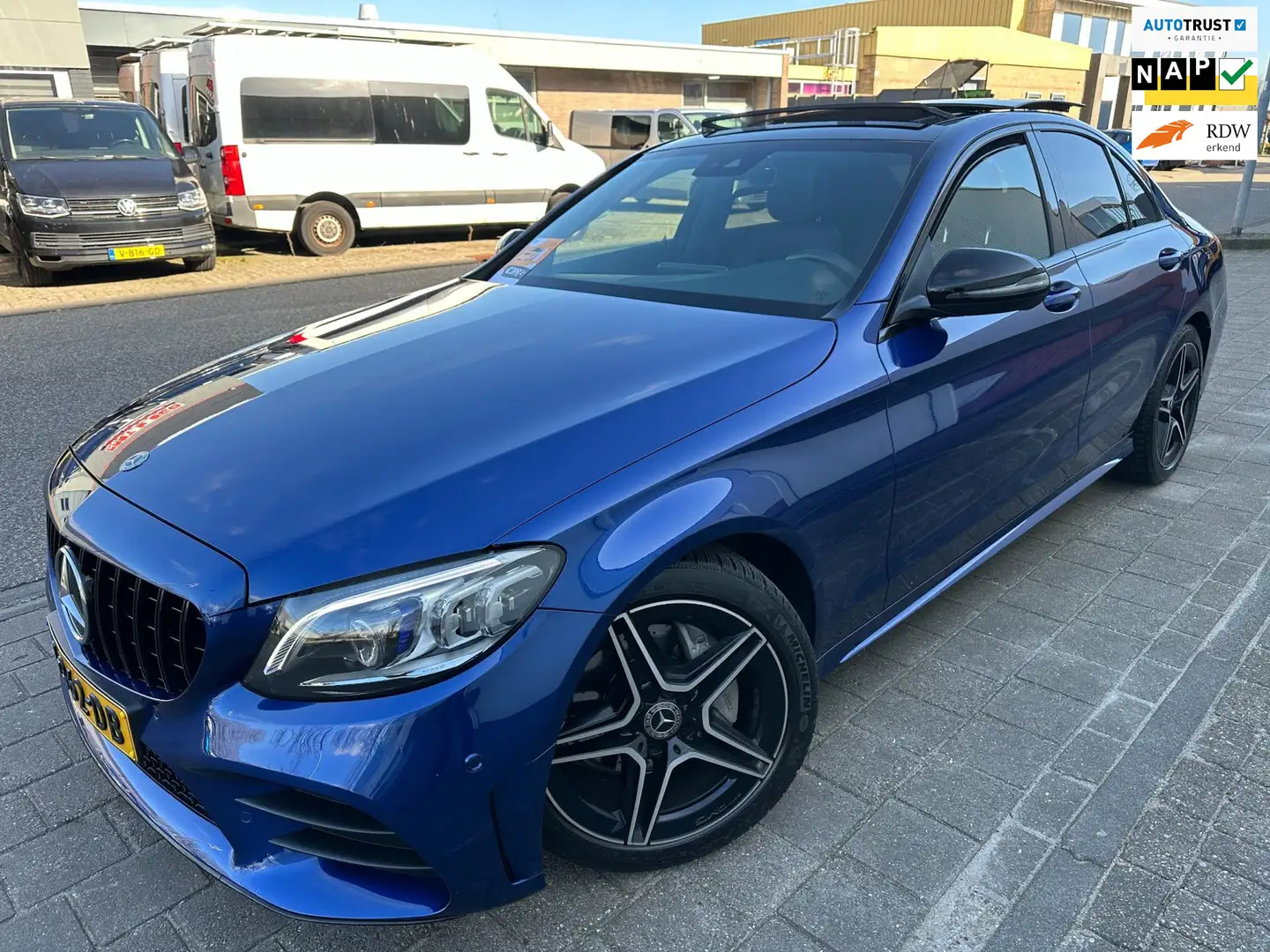 Mercedes-Benz C 180 AMG EXLUSIVE PACK 2019 MATRIX LED PANO LEER LUXE Modrá - 1