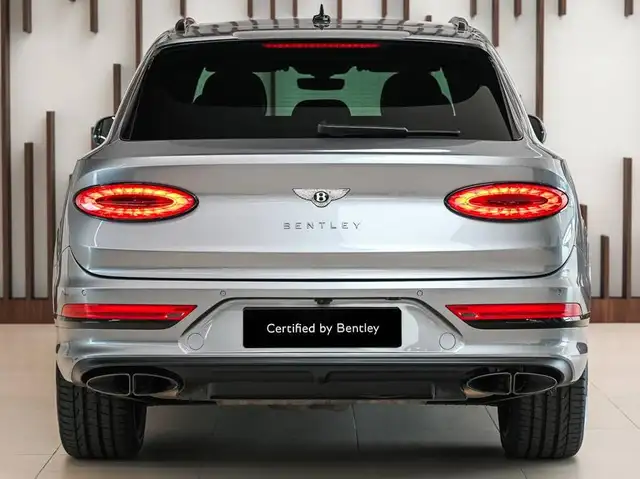 Bentley Bentayga view 6
