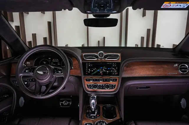 Bentley Bentayga view 9