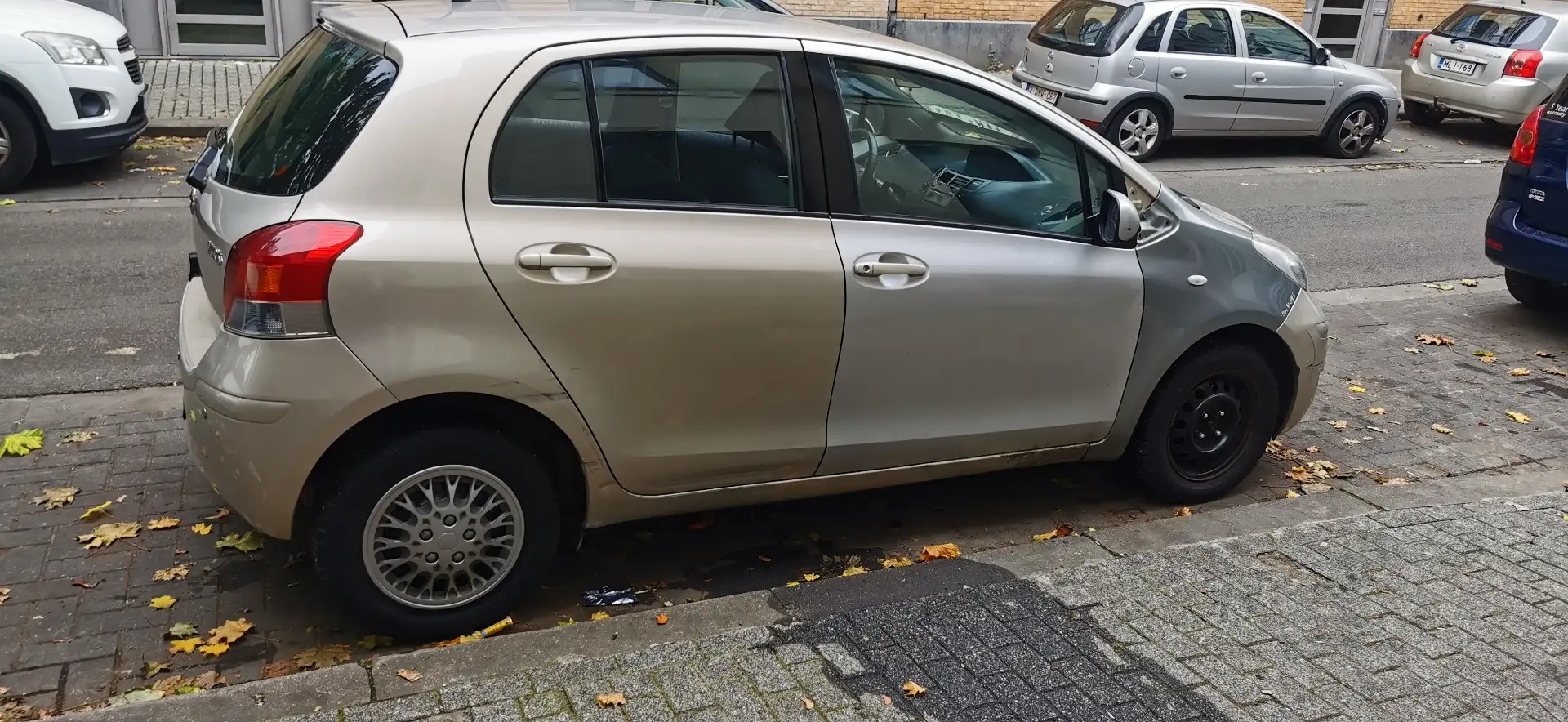 Toyota Yaris 100 VVT-i Lounge MultiMode - 2