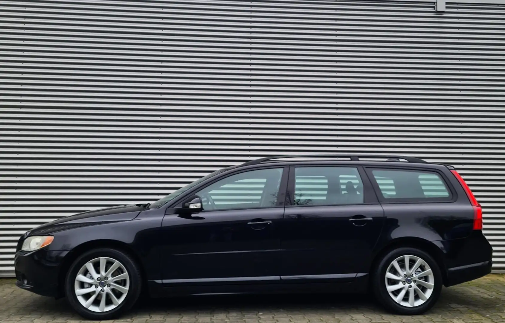 Volvo V70 2.0F Summum 02-2008 Black Sapphire Metallic YOUNGT Nero - 2