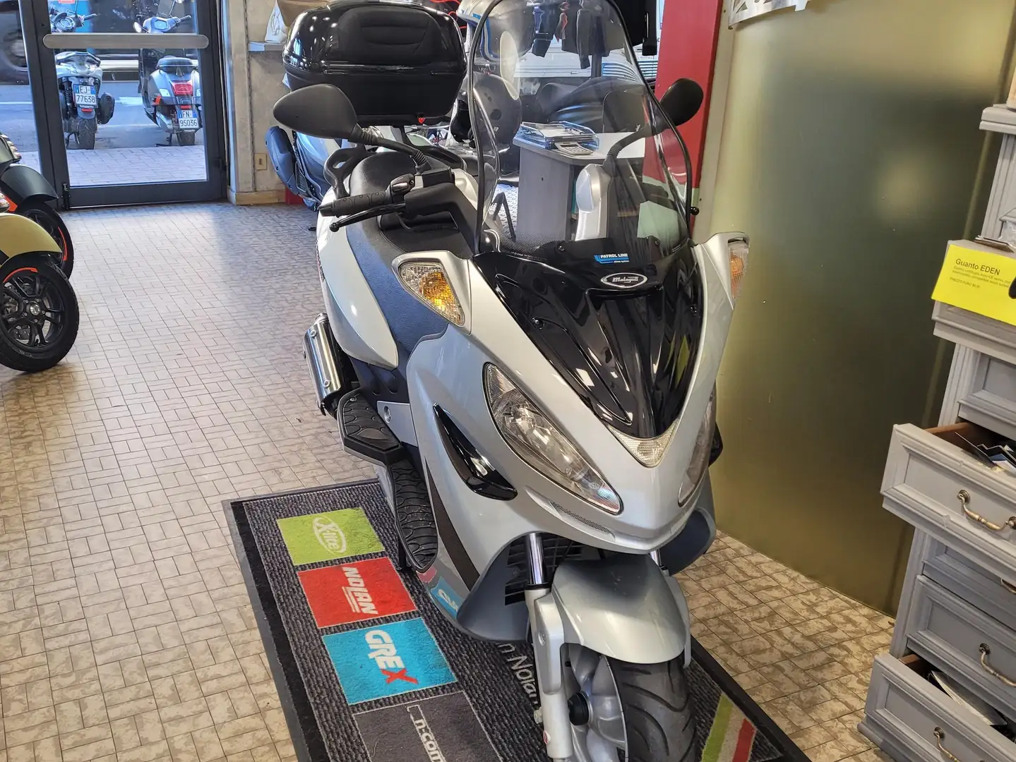 Malaguti Madison 250 RS Grigio - 2