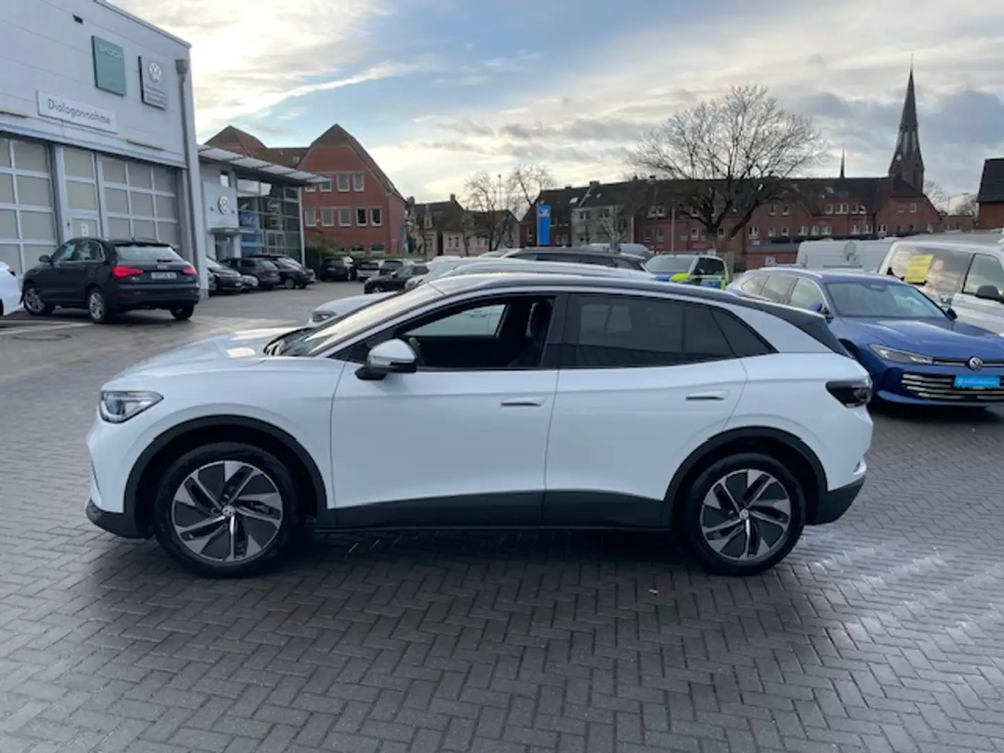 Volkswagen ID.4 Pro 210 kW AHK Wärmep. ACC SideAssist Navi 19Zoll Weiß - 2