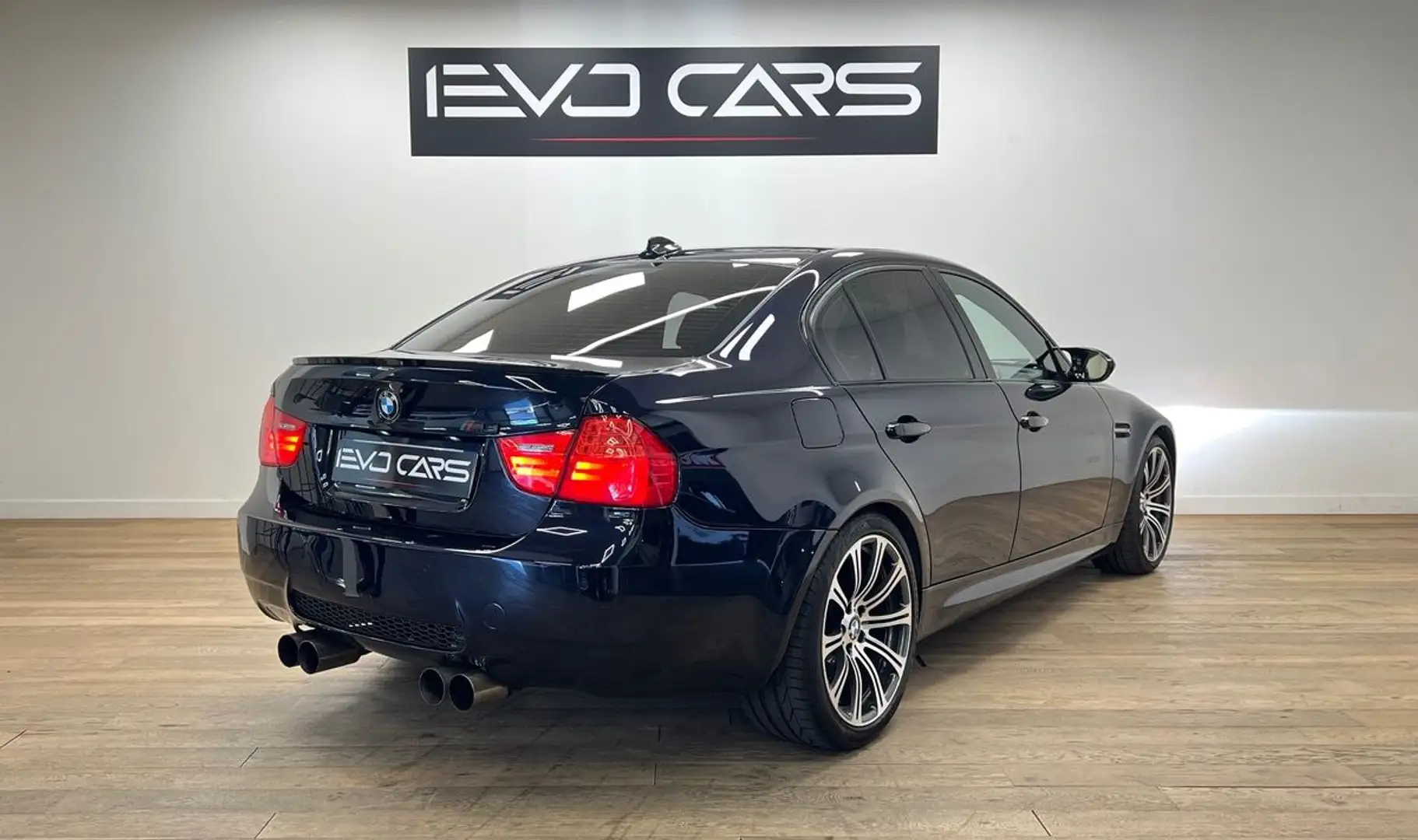 BMW M3 E90 LCI V8 4.0 420 ch DKG / EDC / TO / carbonschwa Чёрный - 2