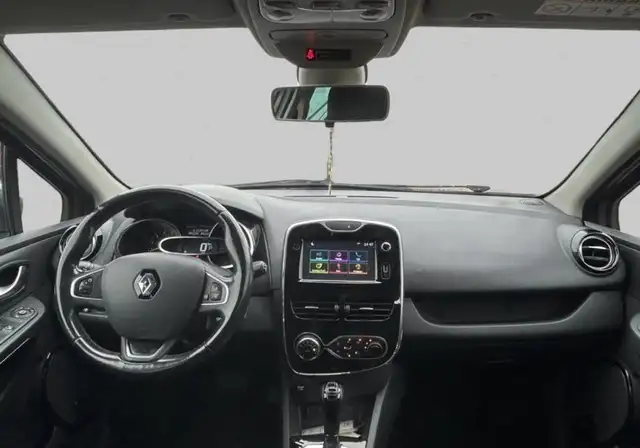 Renault Clio view 9