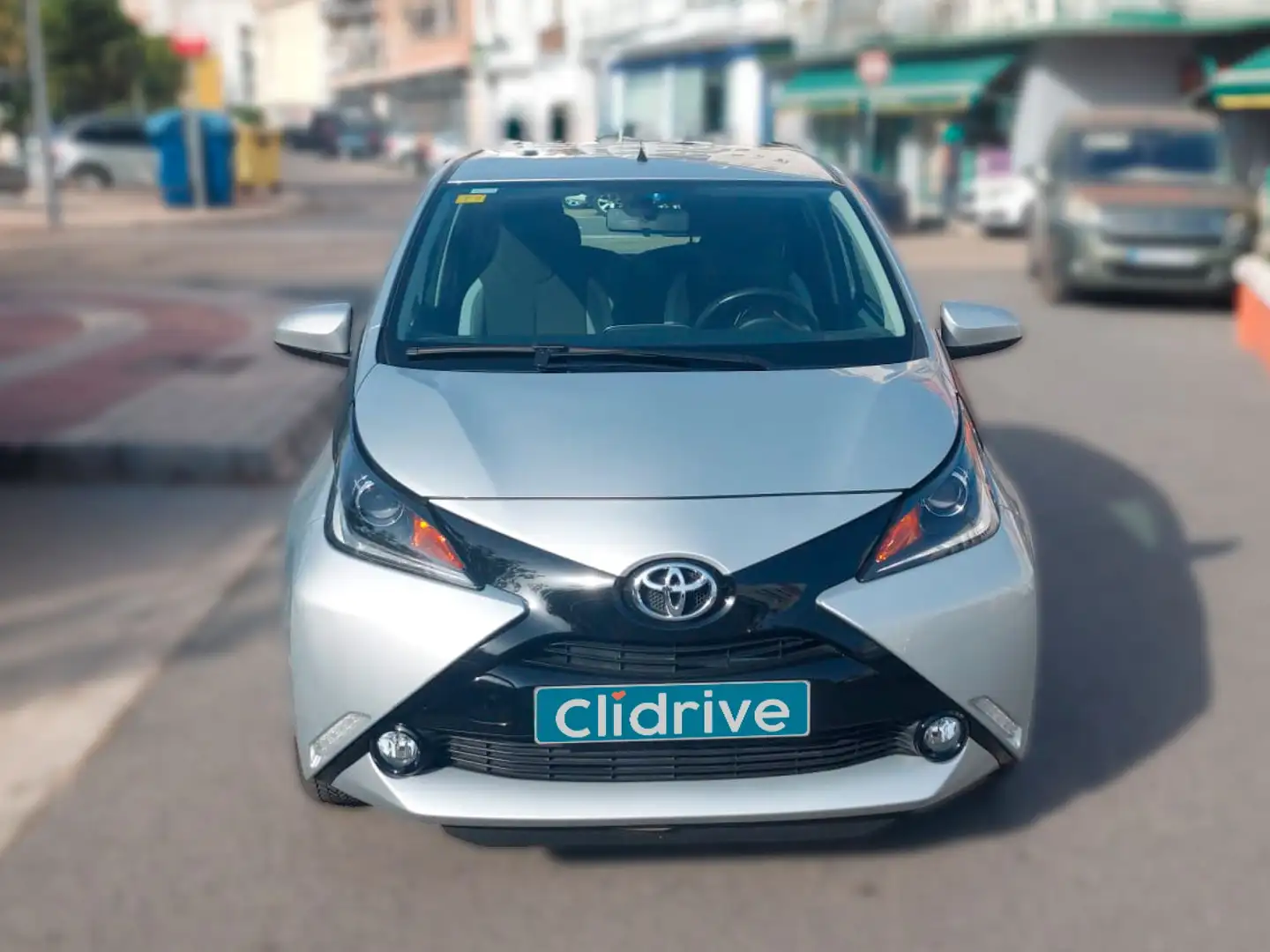 Toyota Aygo 70 x-play Gris - 2