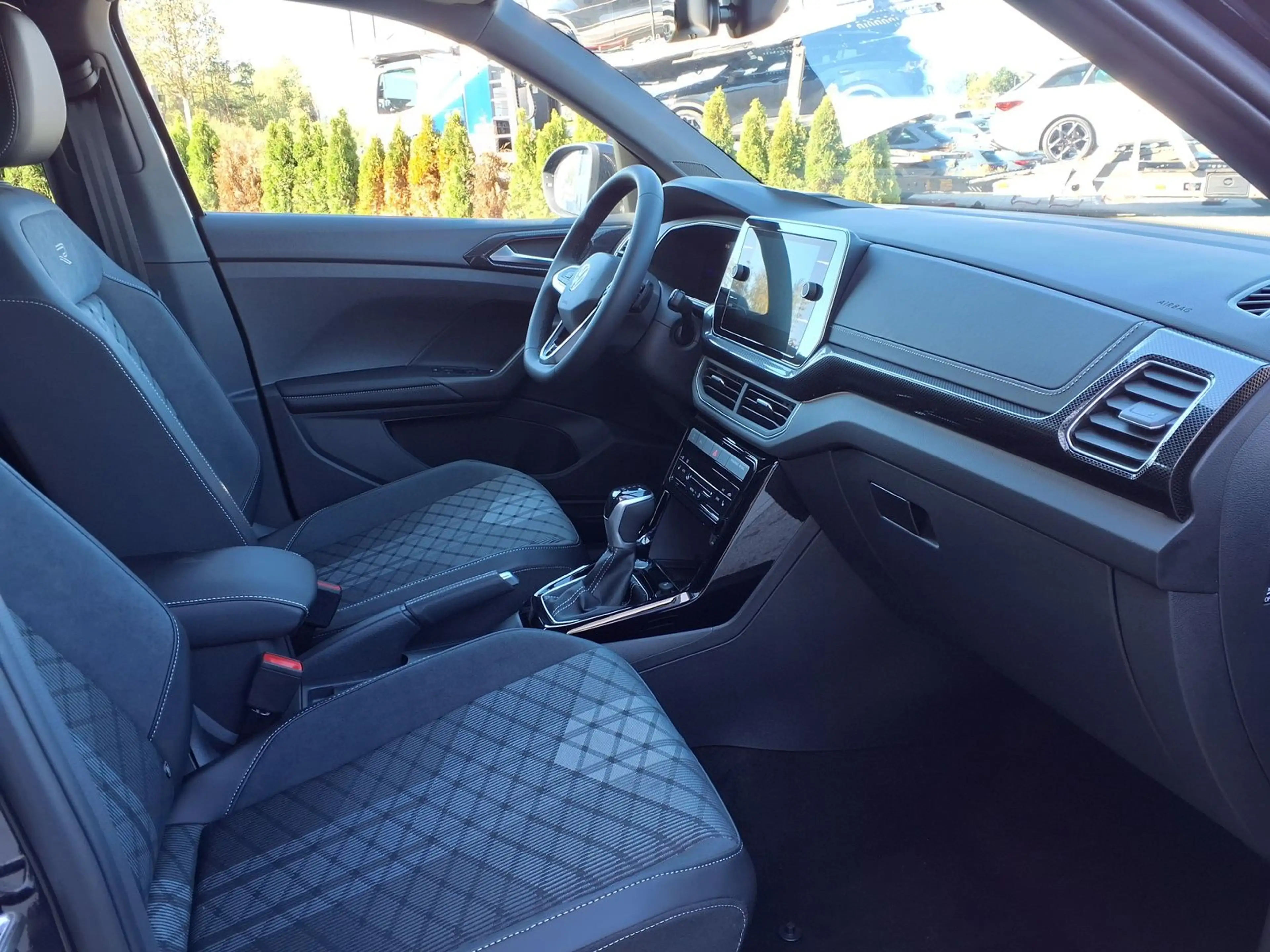 Volkswagen T-Cross R-Line 1.5 TSI 7-Gang-DSG Automatik — photo 9