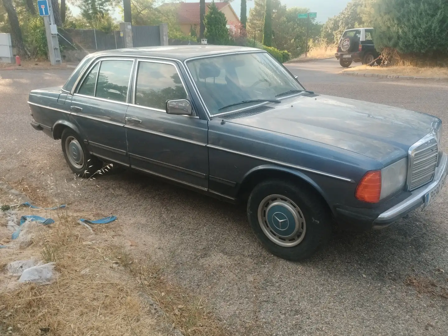 Mercedes-Benz 300 300D - 1