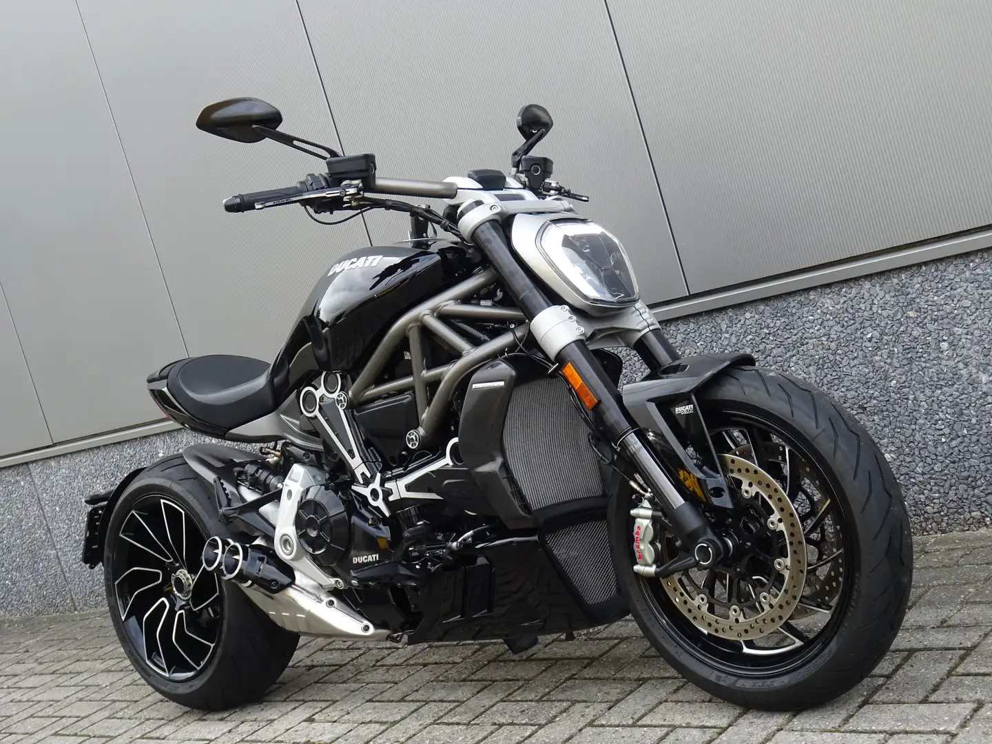 Ducati XDiavel S Zwart - 2