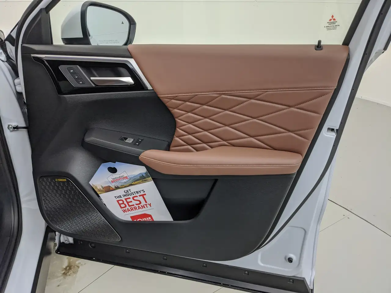 Mitsubishi Outlander снимка Mitsubishi Outlander
