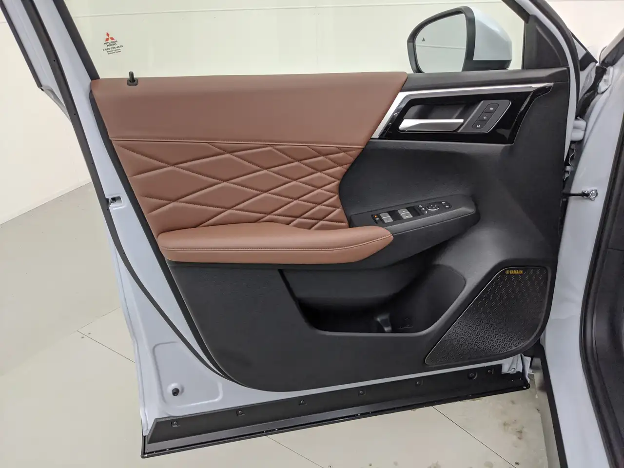 Mitsubishi Outlander снимка Mitsubishi Outlander