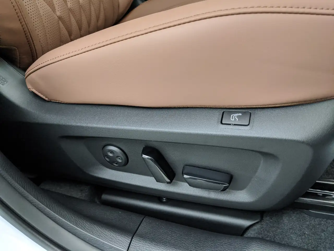 Mitsubishi Outlander снимка Mitsubishi Outlander