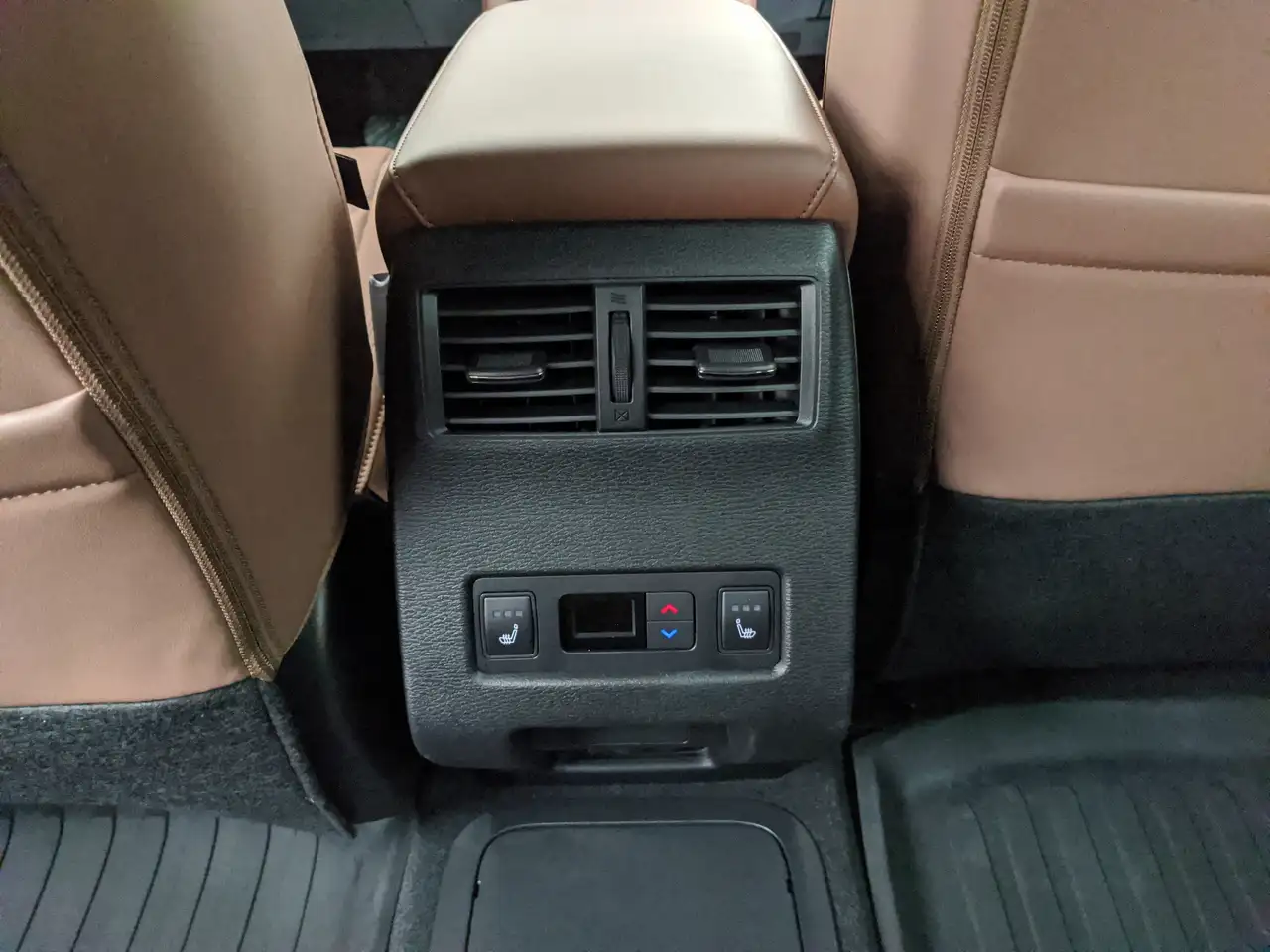 Mitsubishi Outlander снимка Mitsubishi Outlander