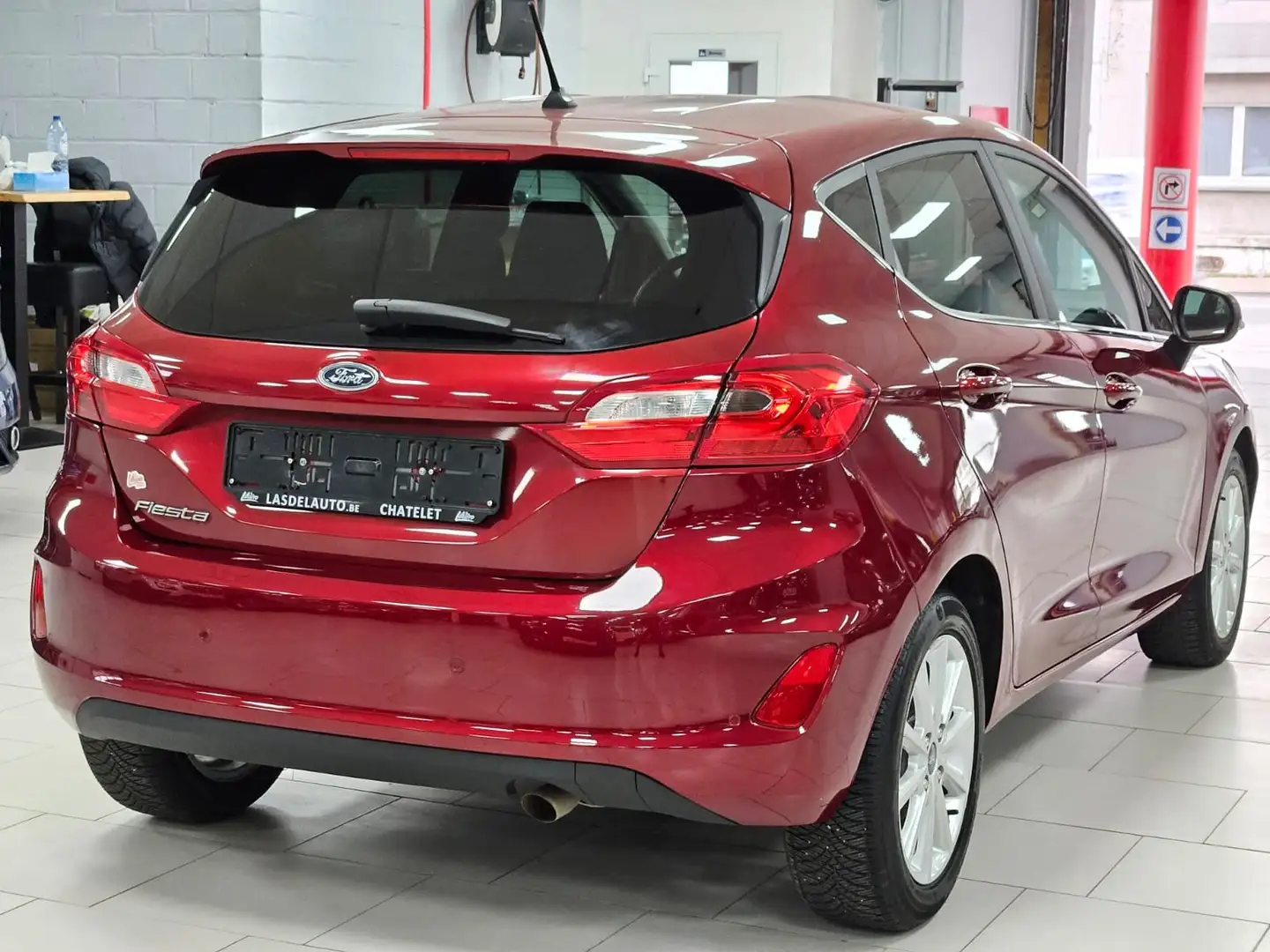 Ford Fiesta 1.0i Chauffants Lane Assist Blue Clim Cruise CRPLY Rot - 2