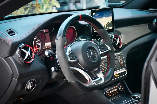 Mercedes-Benz Cla view 15