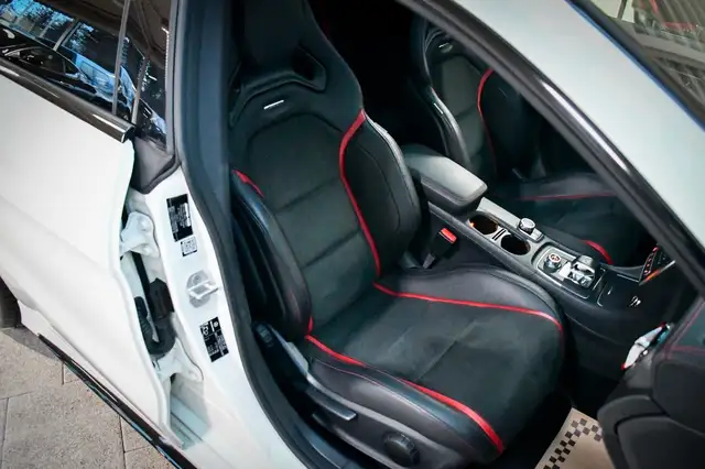 Mercedes-Benz Cla view 12