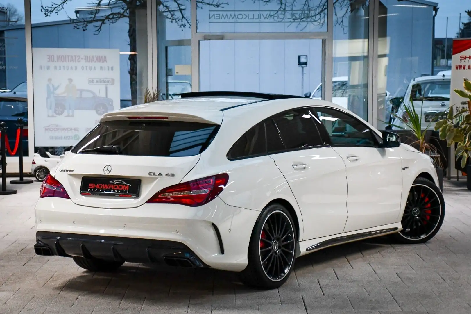 Mercedes-Benz CLA 45 AMG SB 4Matic Performance AMG Pano Harman Blanc - 2