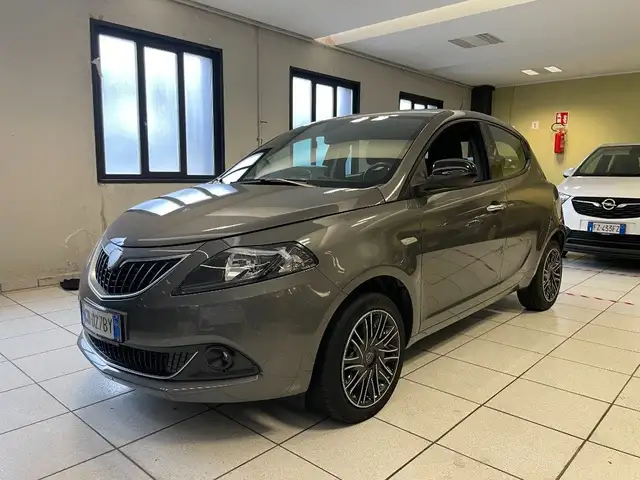 Lancia Ypsilon 1.0 FireFly 5 porte S&S Hybrid Gold+5posti+CARPLAY