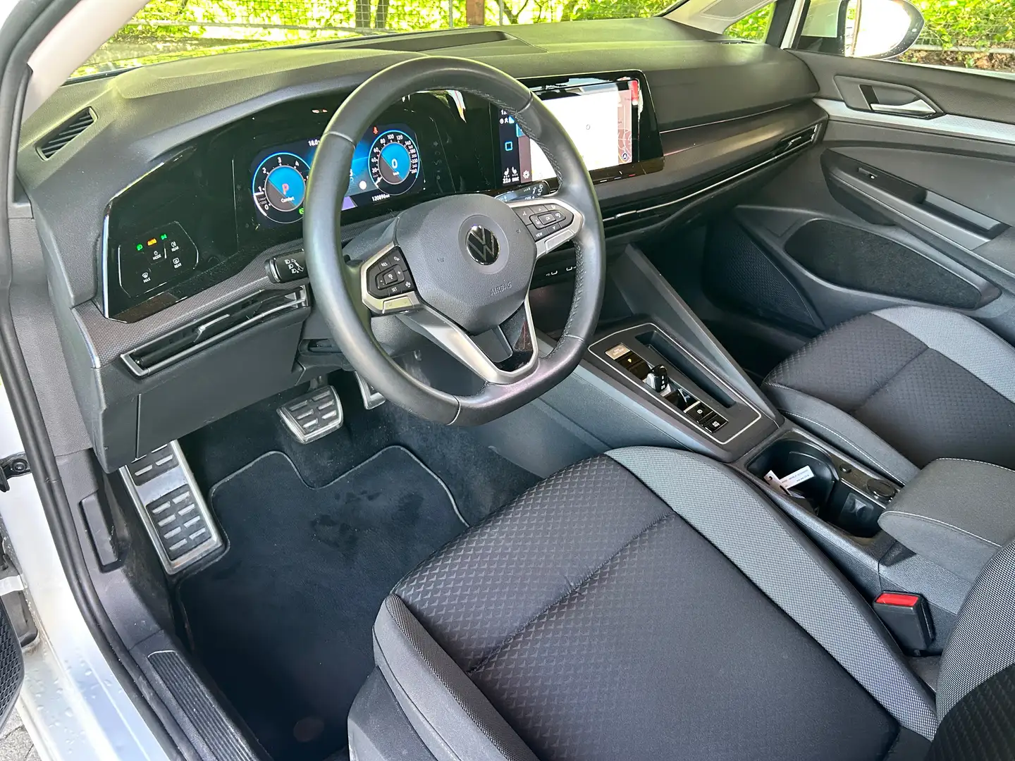 Volkswagen Golf 2.0 TDI SCR DSG Active LED Navi AHK APP-Connect Weiß - 2