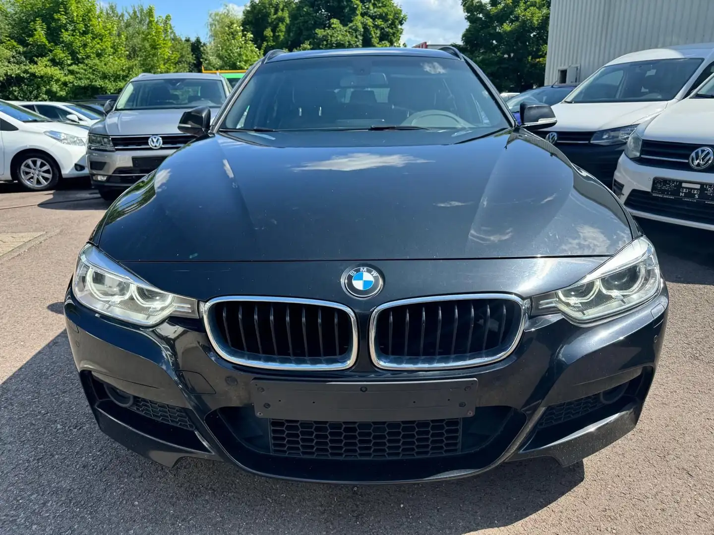 BMW 320 d xDrive M Paket Navi+Leder+Bi-Xenon Schwarz - 2