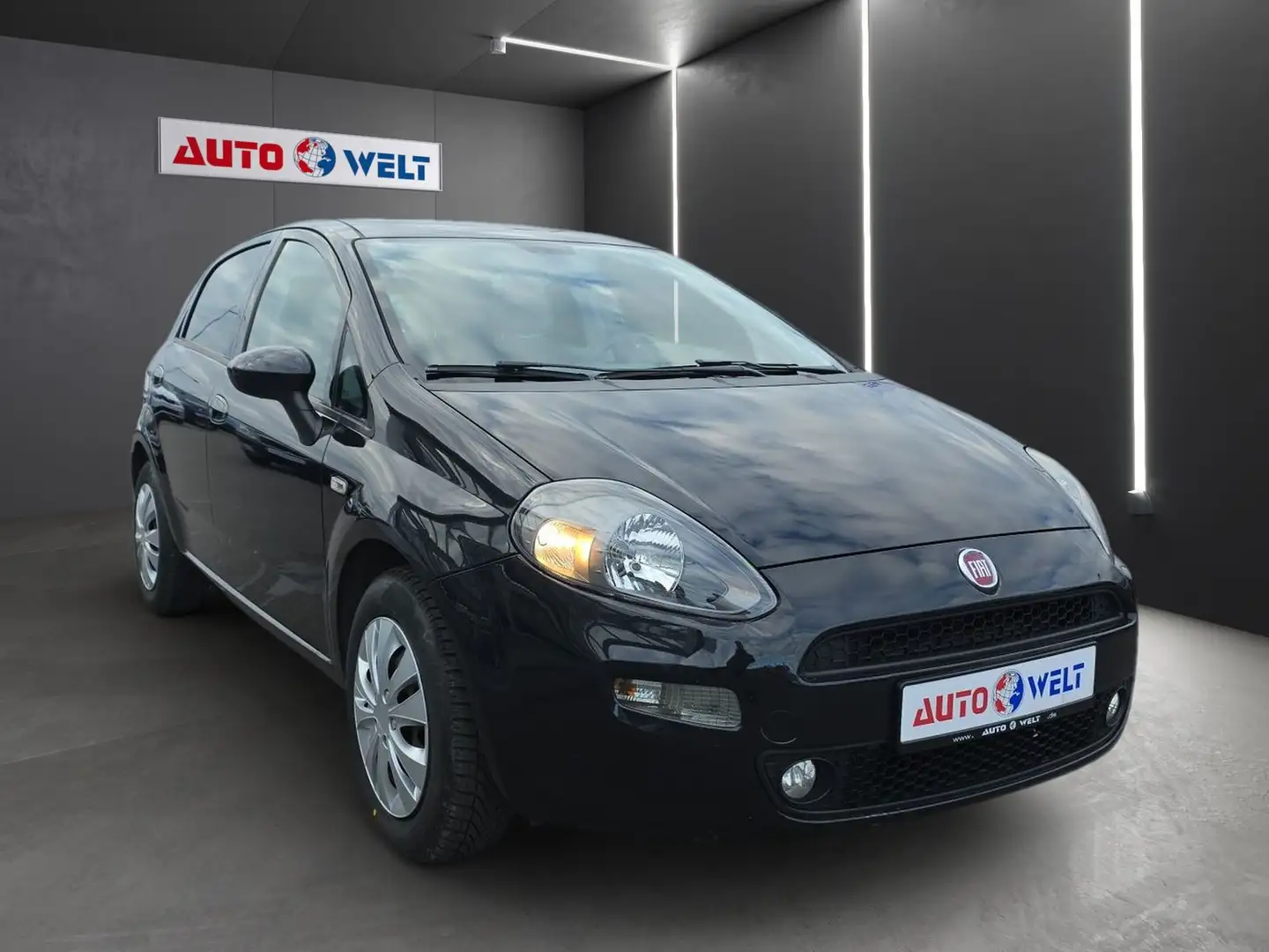 Fiat Punto 1.2 Young Klimaaut. PDC USB AUX Schwarz - 2
