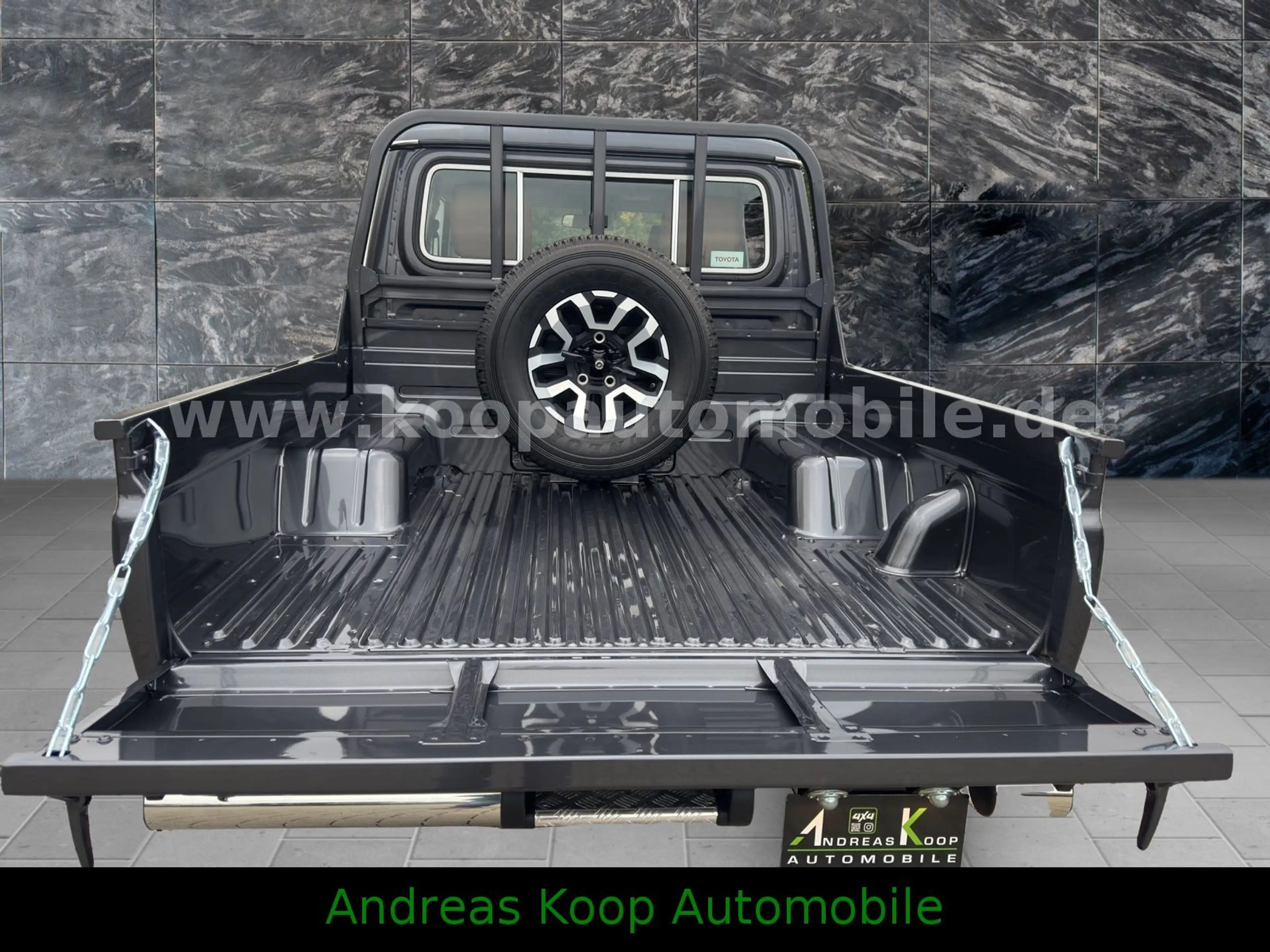 Toyota Land Cruiser GRJ 79 DC LX-Z Automatik LED Leder — photo 11