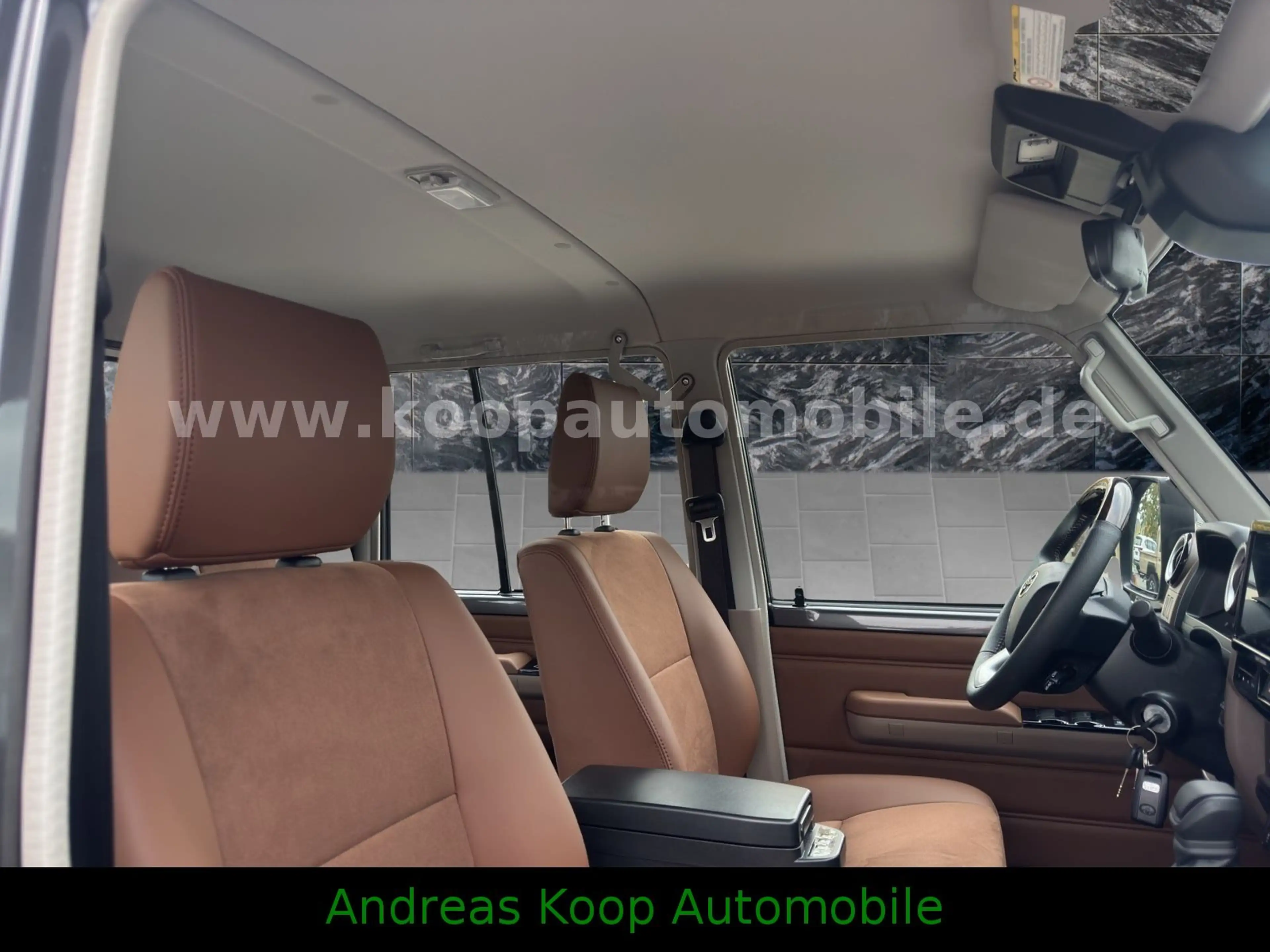 Toyota Land Cruiser GRJ 79 DC LX-Z Automatik LED Leder — photo 9