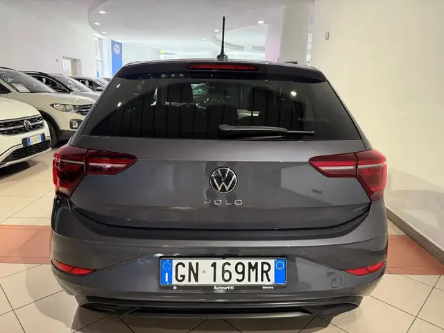 Volkswagen Polo view 4