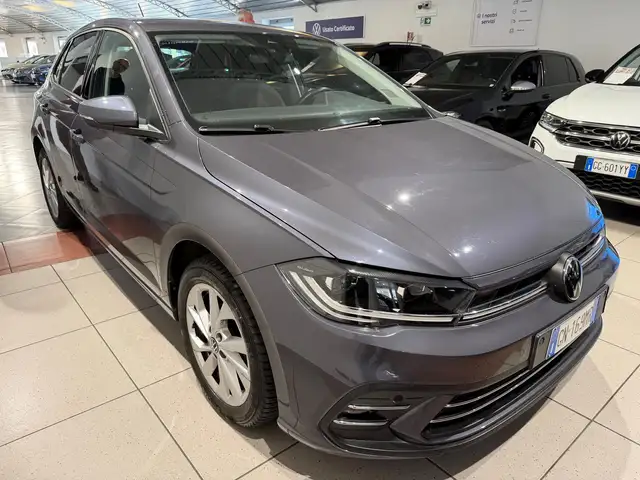 Volkswagen Polo view 6