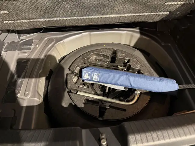 Volkswagen Polo view 9