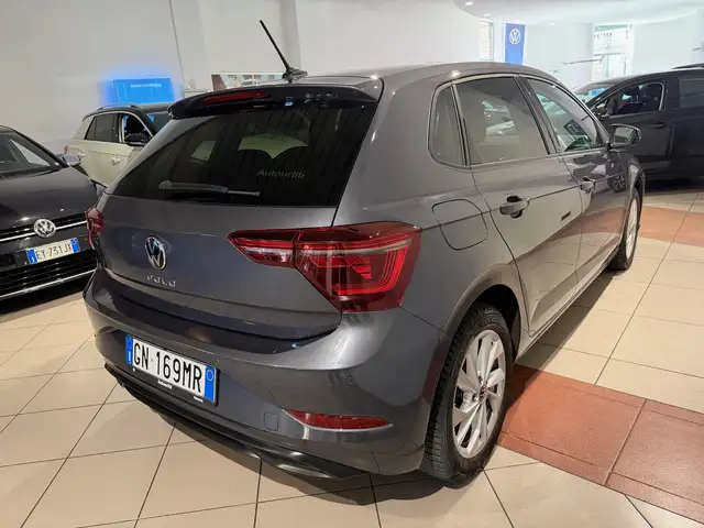 Volkswagen Polo view 5