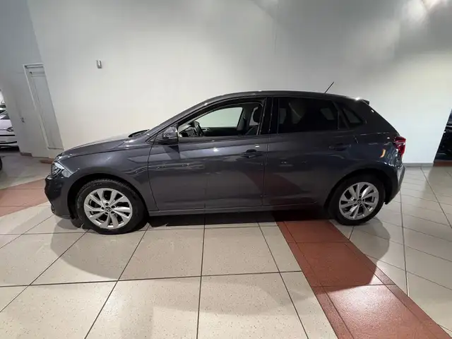 Volkswagen Polo view 2