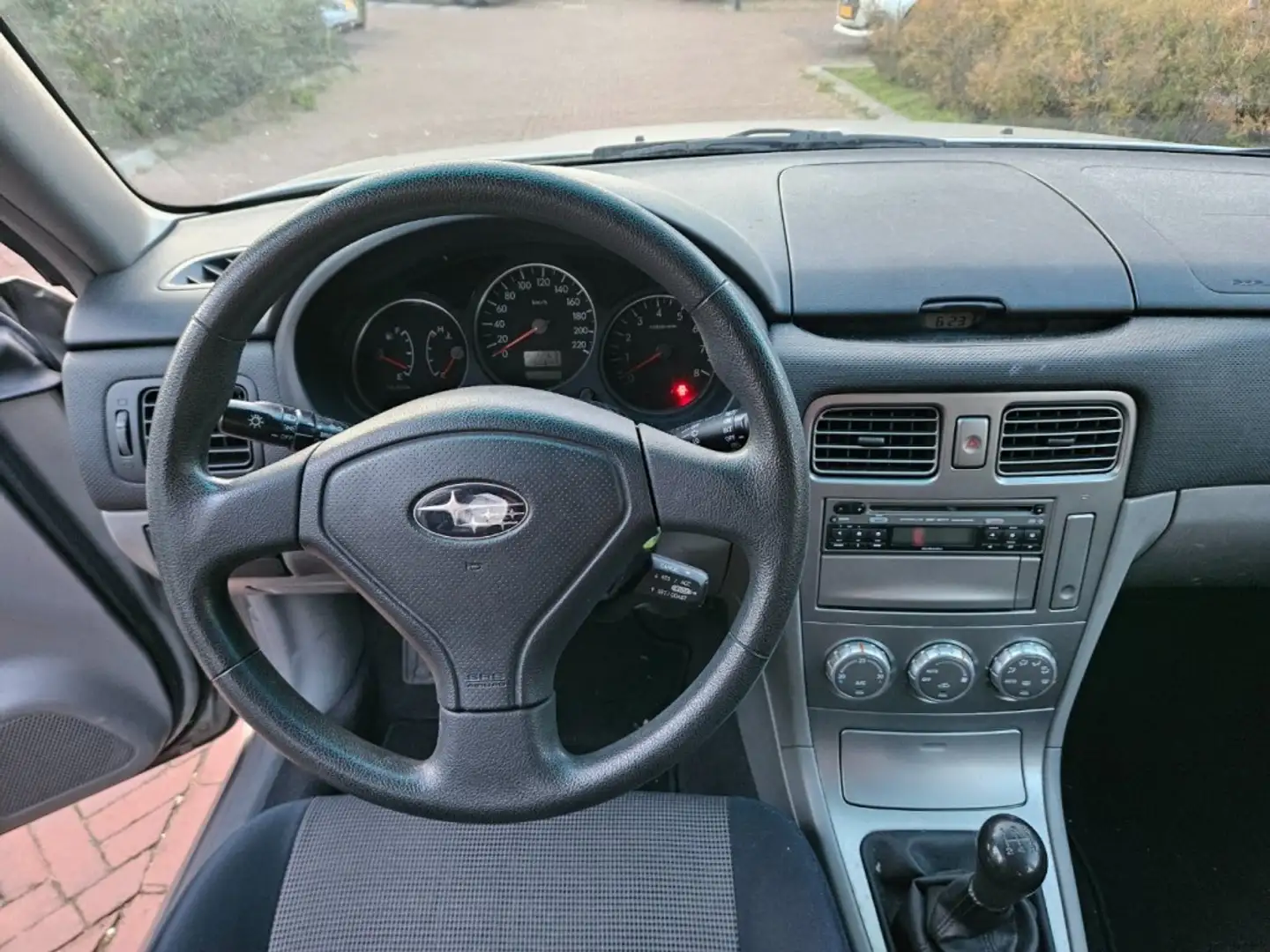 Subaru Forester 2.0 X COMFORT PACK 4x4 NL-auto Airco Trekhaak #LAG Gris - 2
