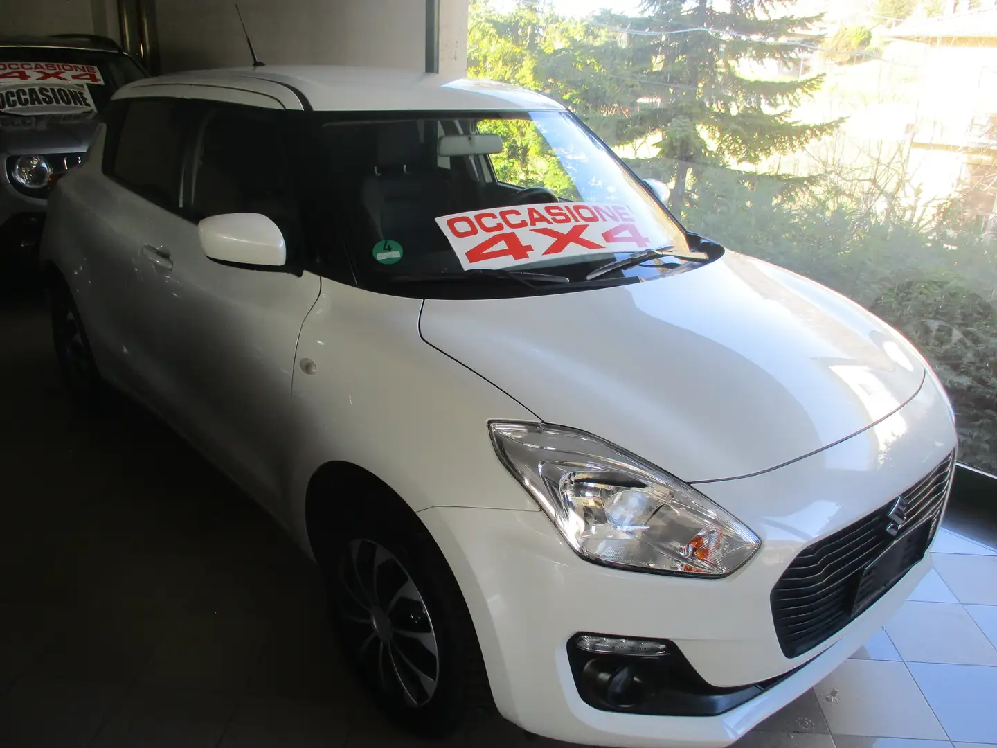 Suzuki Swift HIBRYD Weiß - 1