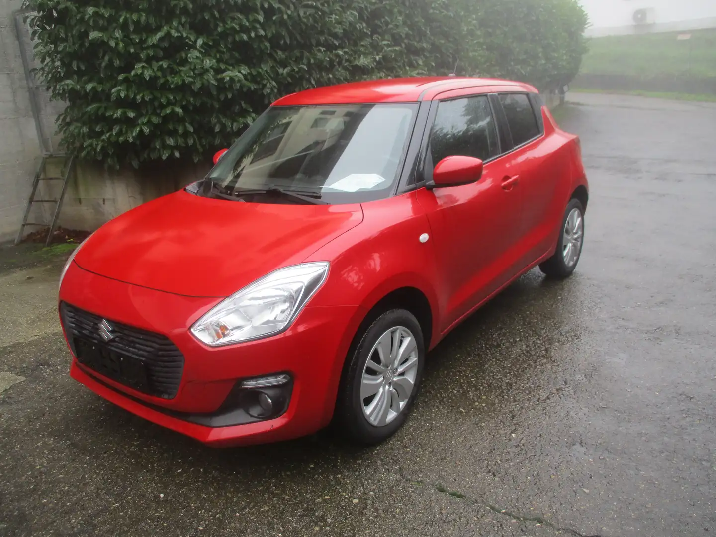 Suzuki Swift 4x4 NAVI Rosso - 2
