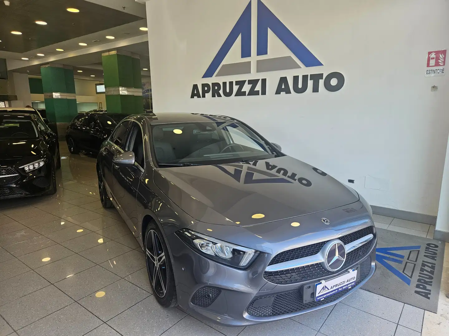 Mercedes-Benz A 180 A 180 d Sport auto SEDAN RETROCAM NAVI SENSORI Gris - 1