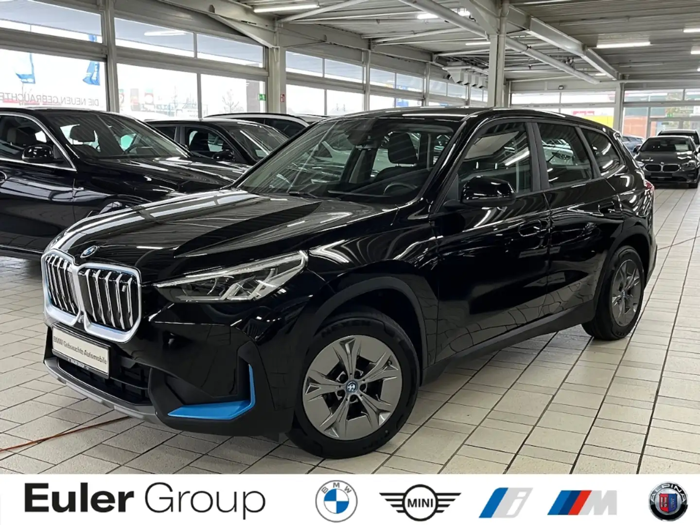 BMW iX1 xDrive 30 Parkass. AD Navi LED 2-Z-Klimaautom SHZ Schwarz - 1