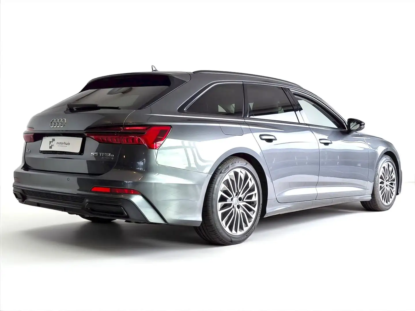 Audi A6 Avant 55 TFSI e quattro 367pk S tronic Competition Gris - 2