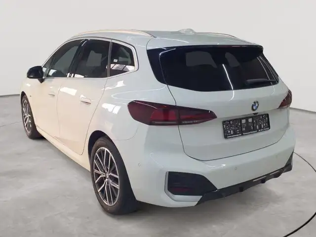 BMW 2 Series view 5
