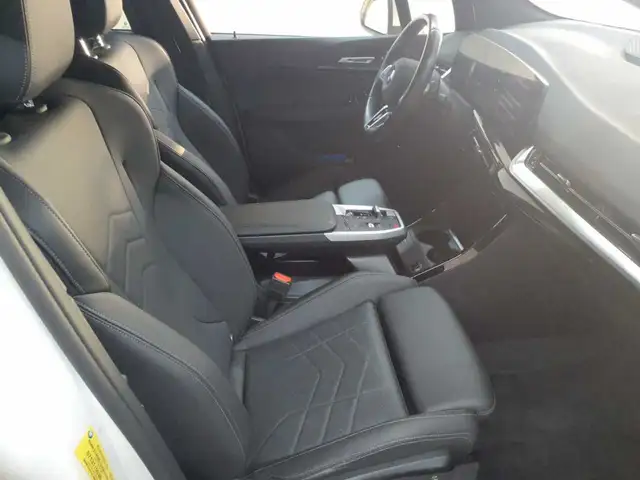 BMW 2 Series view 8