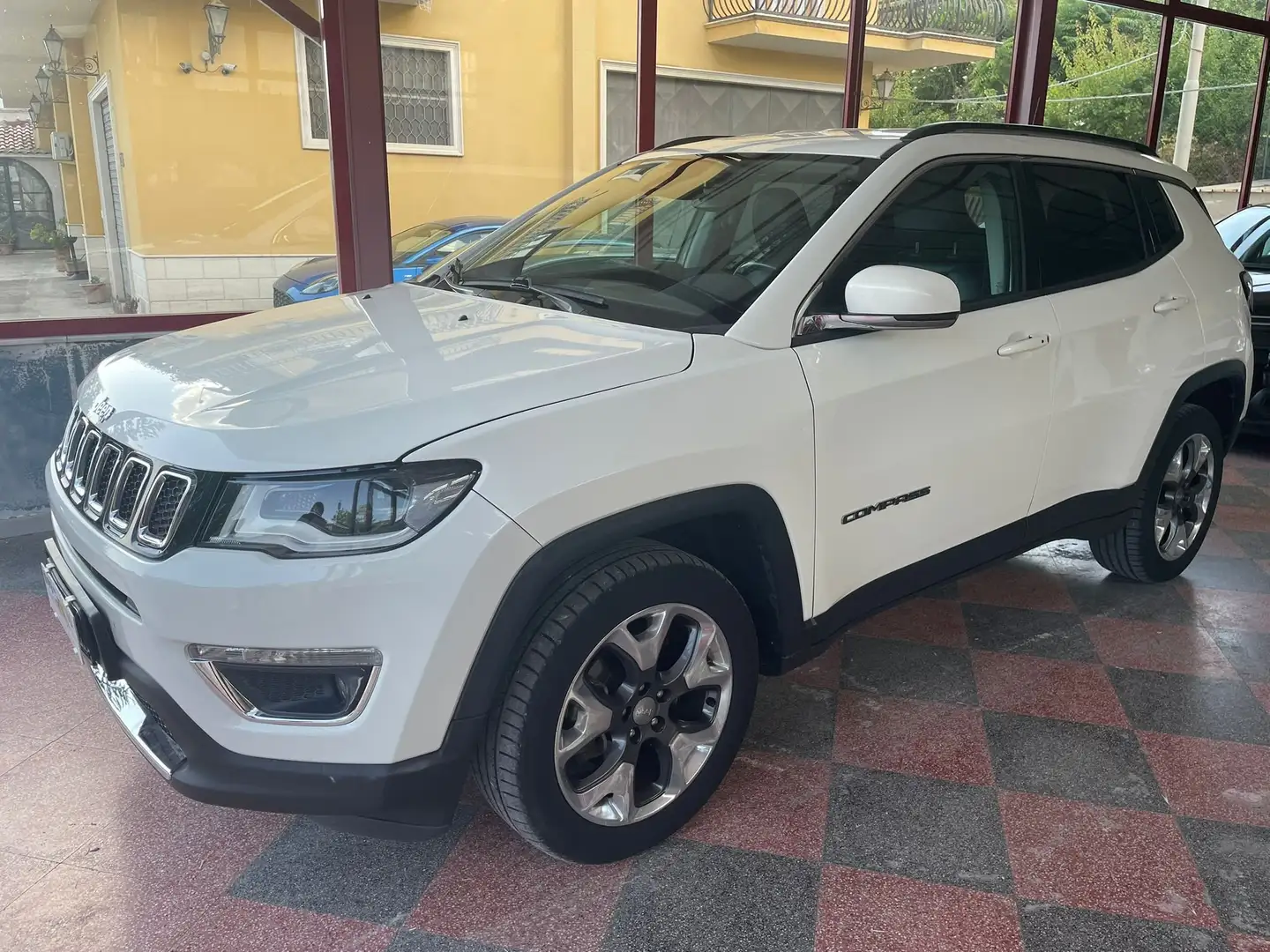 Jeep Compass 2.0 MJ 4X4 Limited Blanc - 1
