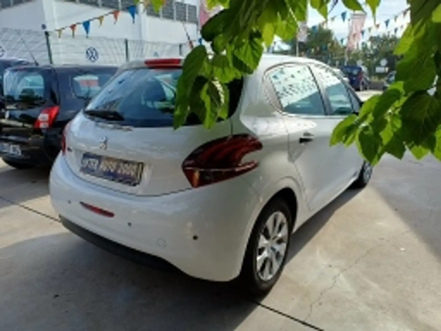 Peugeot 208 1.6BlueHDi Access 75 Weiß - 2
