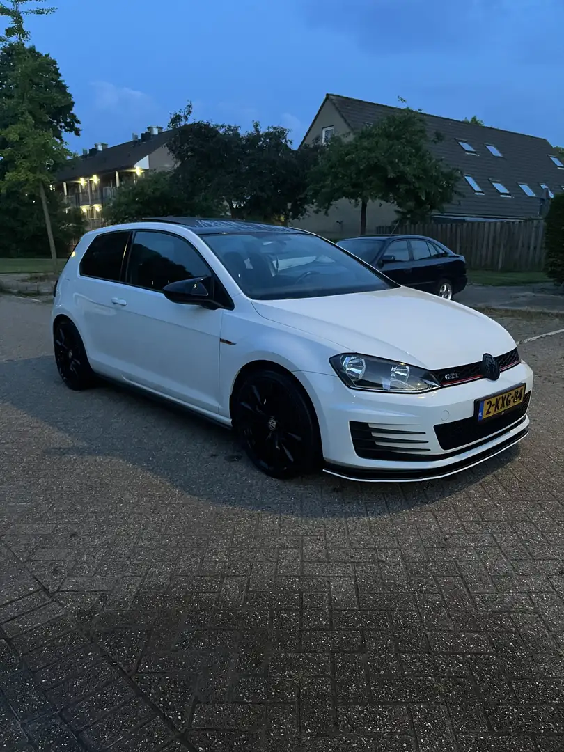 Volkswagen Golf GOLF 7 GTI (2.0 TSI, DSG,) Wit - 1