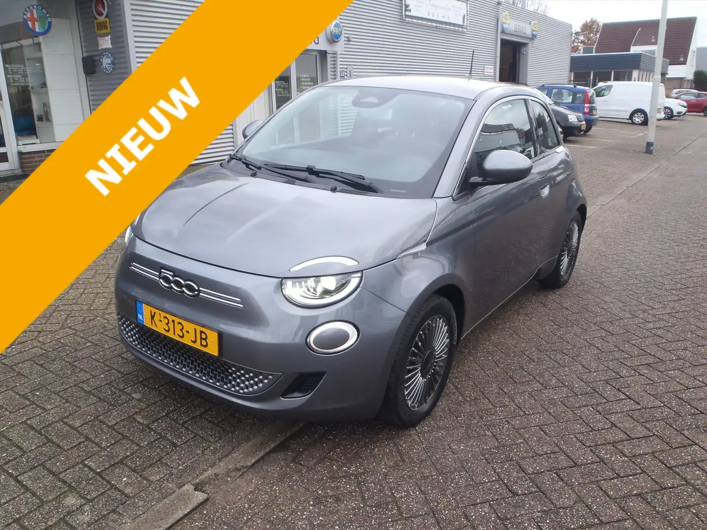 Fiat 500 42kWh 118pk Aut Icon NAV PDC Grijs - 1