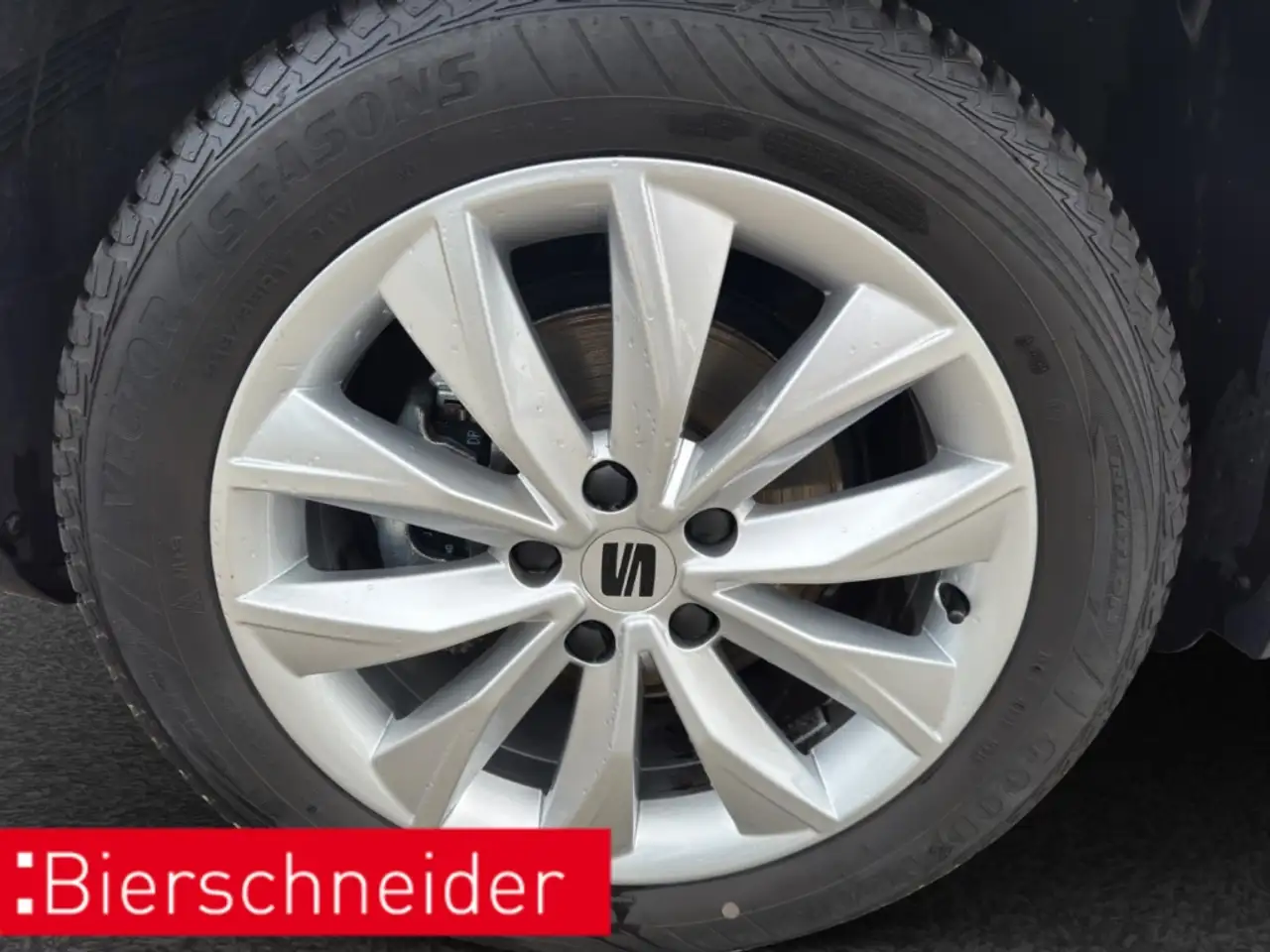 SEAT Ateca 1.5 TSI DSG Xperience NAVI REAR VIEW SHZ 28