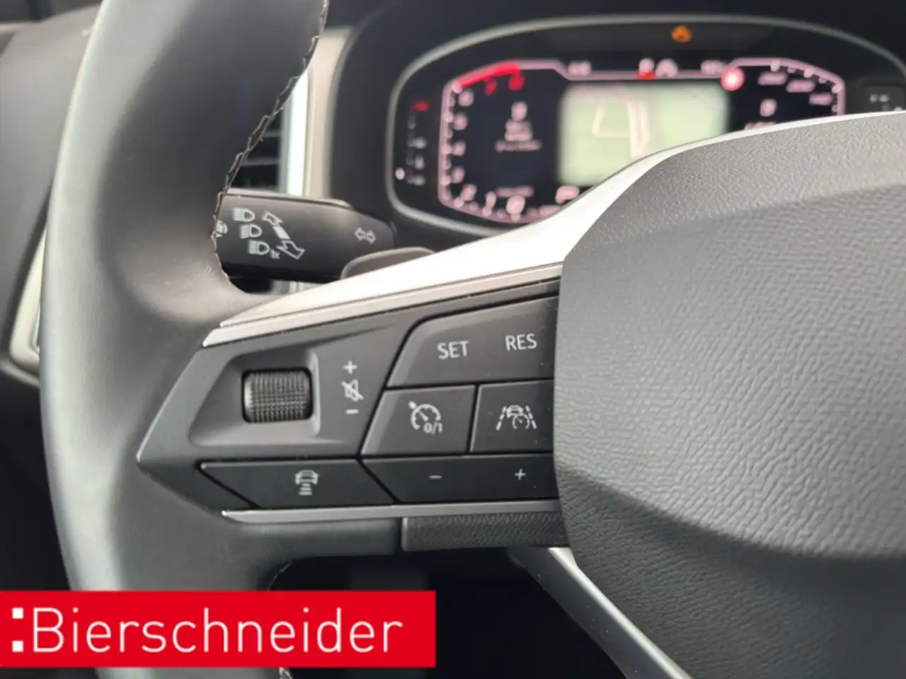 SEAT Ateca 1.5 TSI DSG Xperience NAVI REAR VIEW SHZ 37