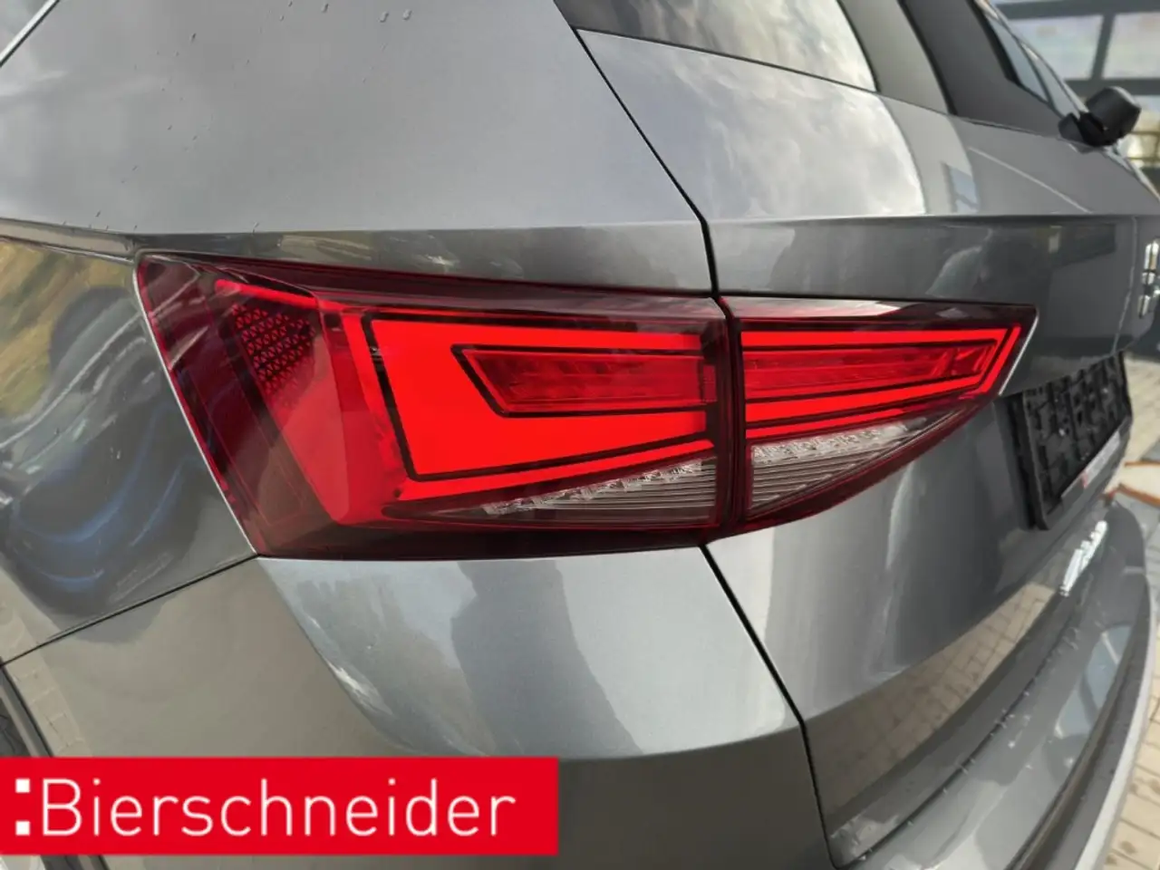 SEAT Ateca 1.5 TSI DSG Xperience NAVI REAR VIEW SHZ 36