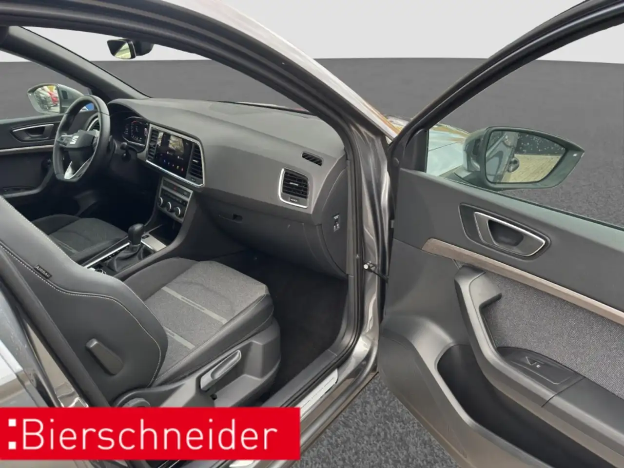 SEAT Ateca 1.5 TSI DSG Xperience NAVI REAR VIEW SHZ 33