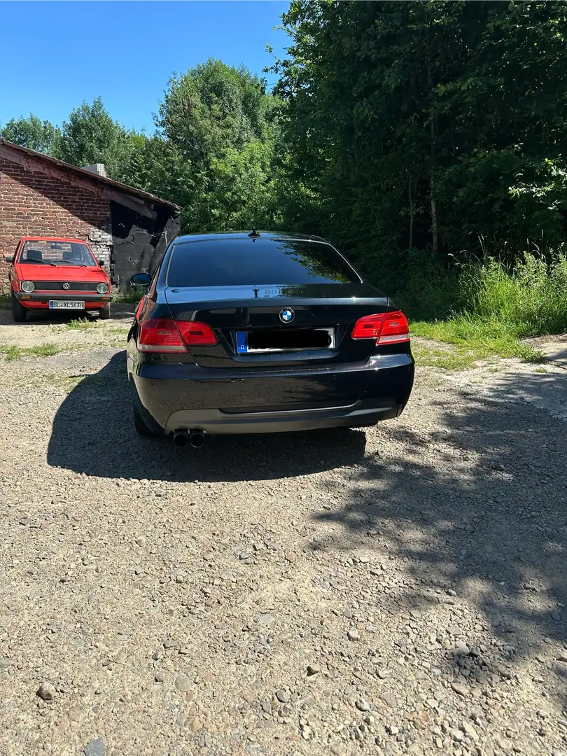 BMW 320 320i Schwarz - 2