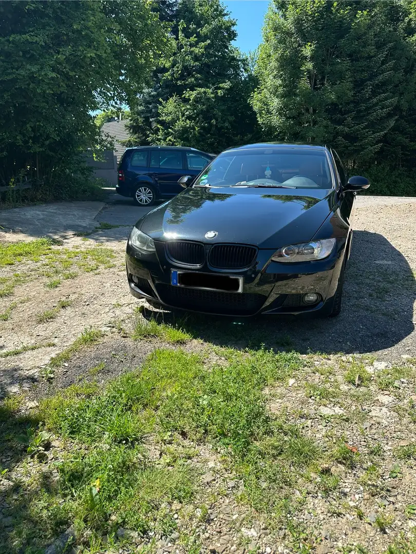 BMW 320 320i Schwarz - 1
